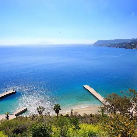 Seafront, 5star - 4min Walk To Private Villa