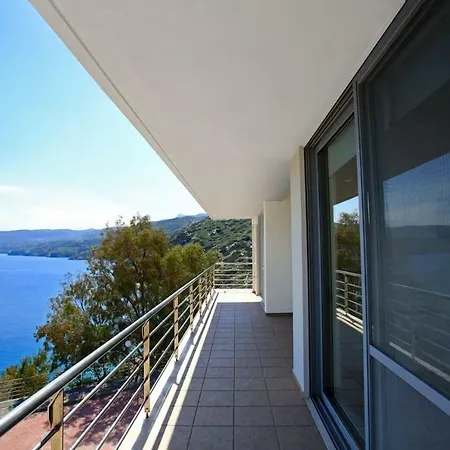 Villa Seafront, 5star - 4min Walk To Private