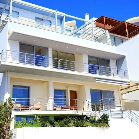 Villa Seafront, 5star - 4min Walk To Private